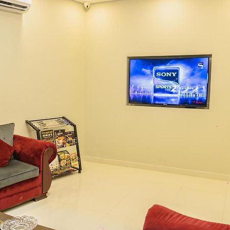 Pan Emirates Hotel Apartments Sharjah Bagian luar foto