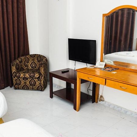 Pan Emirates Hotel Apartments Sharjah Bagian luar foto