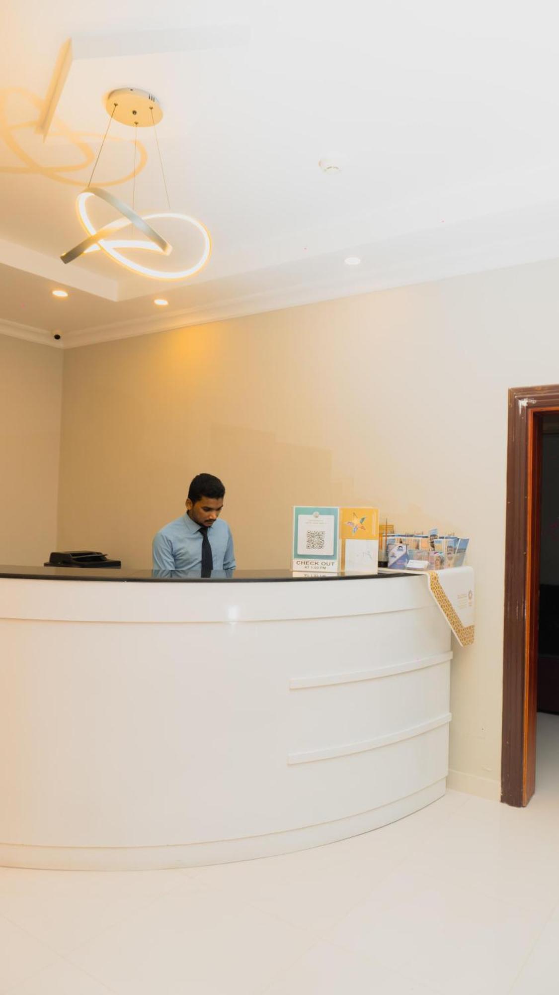 Pan Emirates Hotel Apartments Sharjah Bagian luar foto