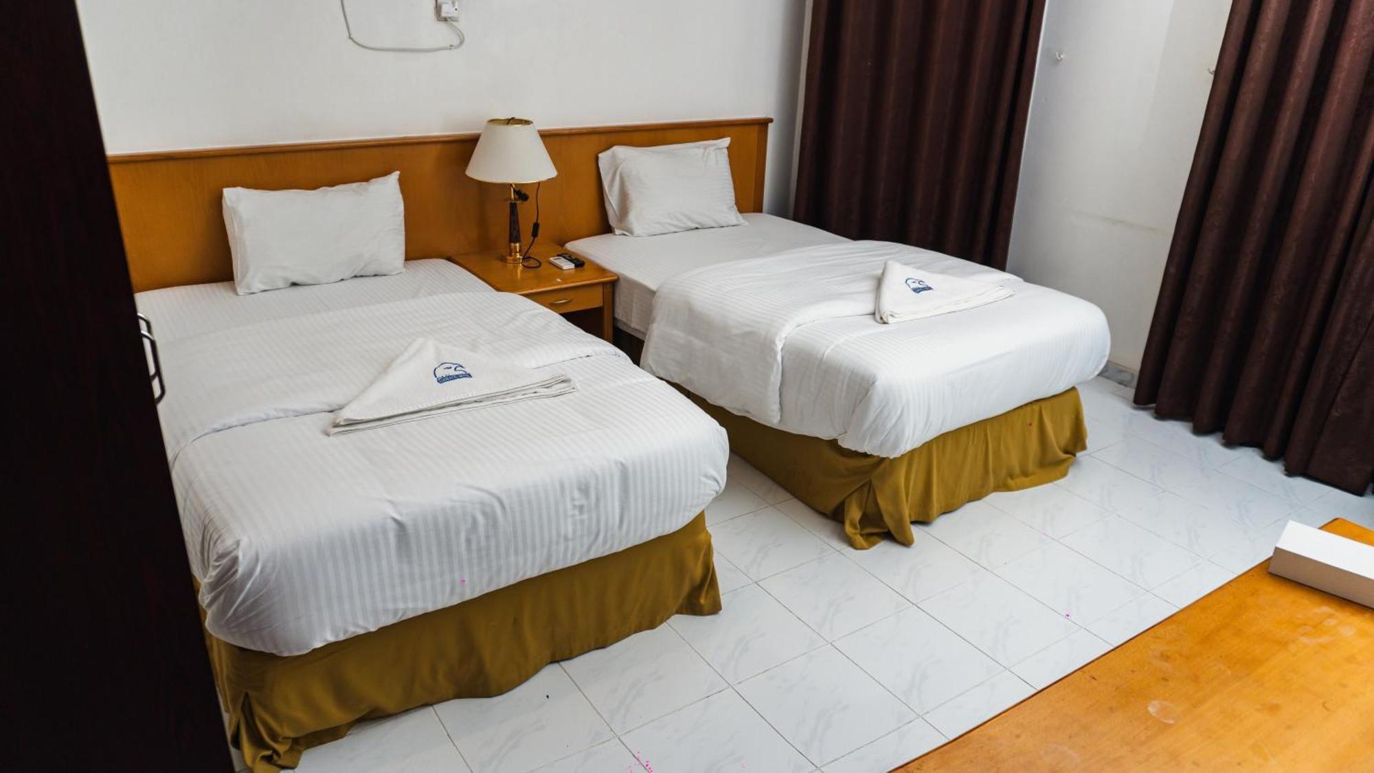 Pan Emirates Hotel Apartments Sharjah Bagian luar foto
